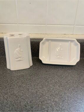 Vintage ceramic Nautica bathroom set toothbrush holder and soap dish
